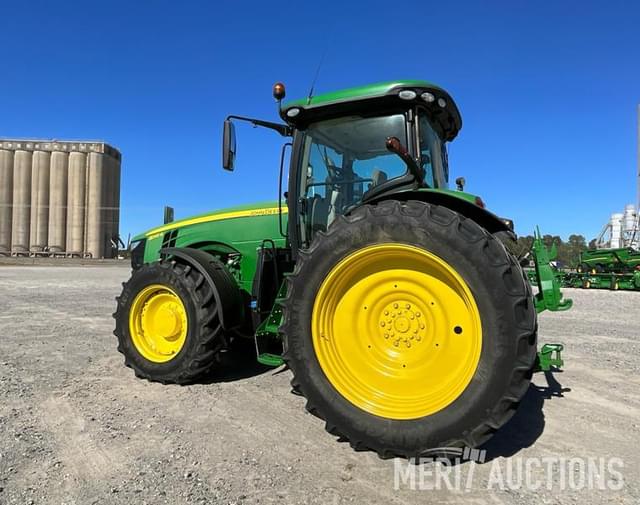 Image of John Deere 8245R equipment image 2