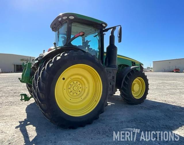 Image of John Deere 8245R equipment image 4