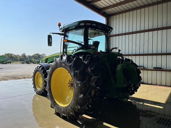 Image of John Deere 8270R equipment image 1