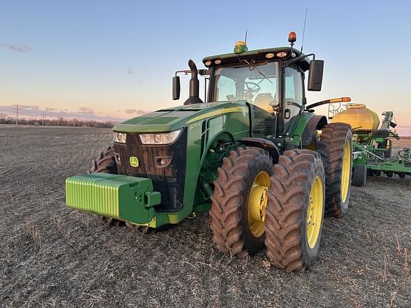 Image of John Deere 8270R equipment image 2