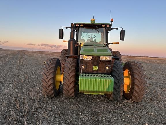 Image of John Deere 8270R equipment image 1