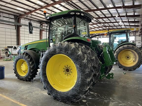 Image of John Deere 8270R equipment image 1