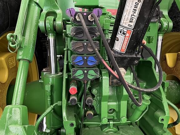 Image of John Deere 8270R equipment image 4