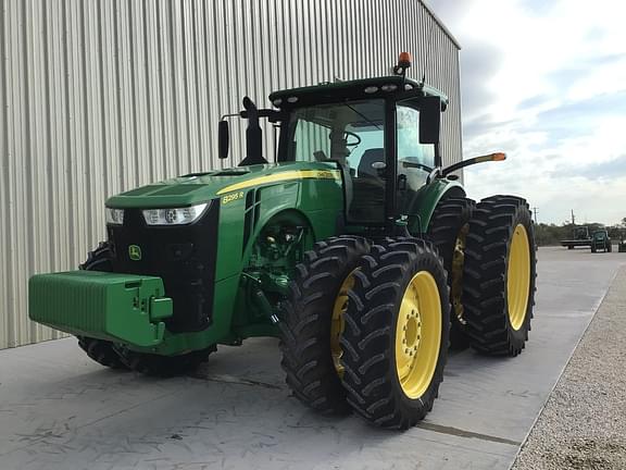 Image of John Deere 8295R equipment image 2