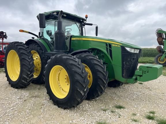 Image of John Deere 8295R equipment image 1
