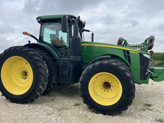 Image of John Deere 8295R equipment image 2