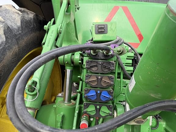 Image of John Deere 8295R equipment image 4