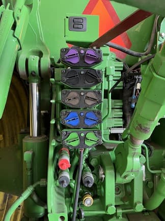 Image of John Deere 8295R equipment image 4