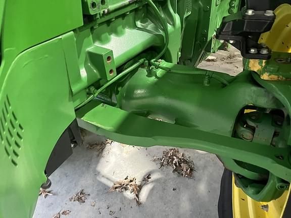 Image of John Deere 8320R equipment image 4