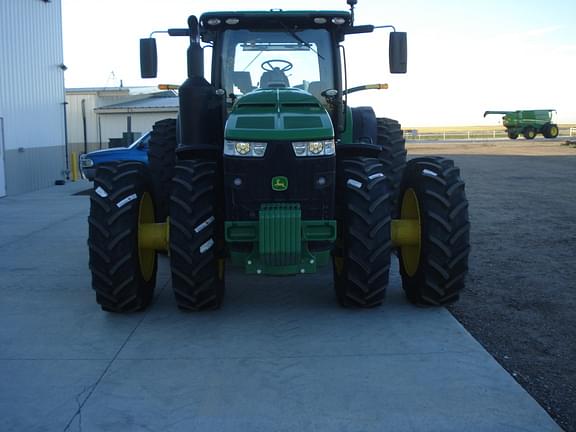 Image of John Deere 8320R equipment image 3