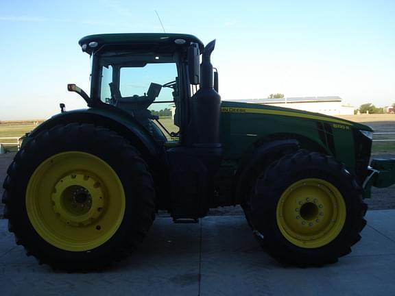 Image of John Deere 8320R equipment image 4