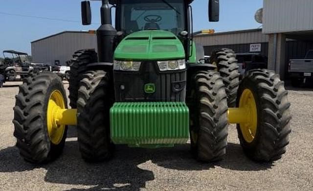 Image of John Deere 8320R equipment image 1