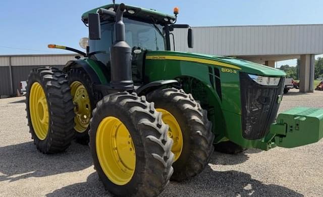 Image of John Deere 8320R equipment image 2