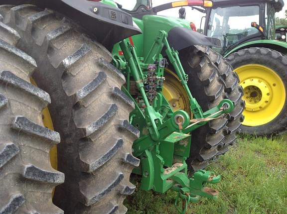 Image of John Deere 8320R equipment image 4