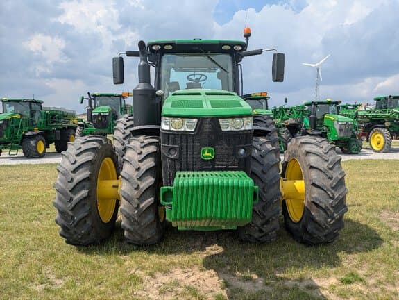 Image of John Deere 8320R equipment image 4