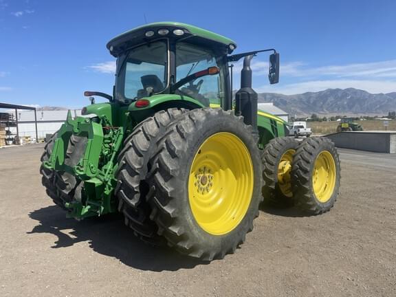 Image of John Deere 8320R equipment image 4