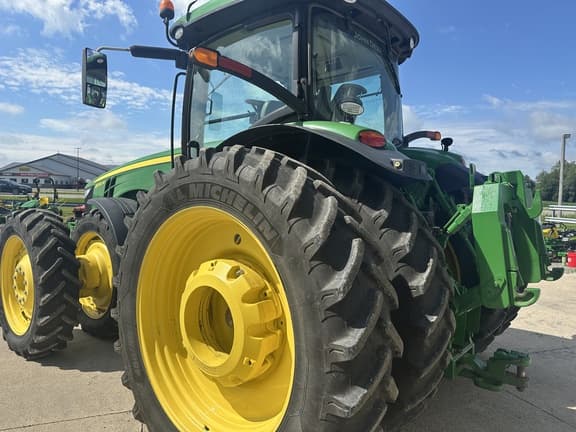Image of John Deere 8320R equipment image 4