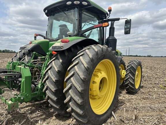 Image of John Deere 8320R equipment image 2