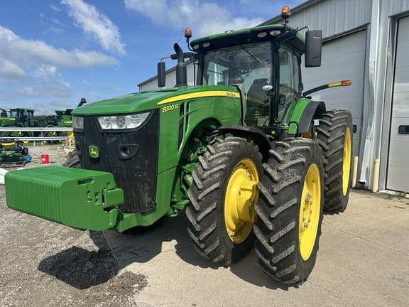 Image of John Deere 8320R equipment image 1