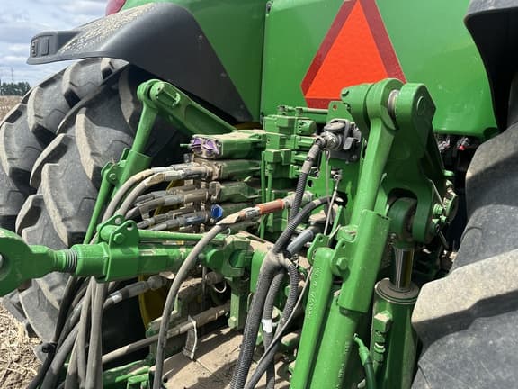 Image of John Deere 8320R equipment image 3
