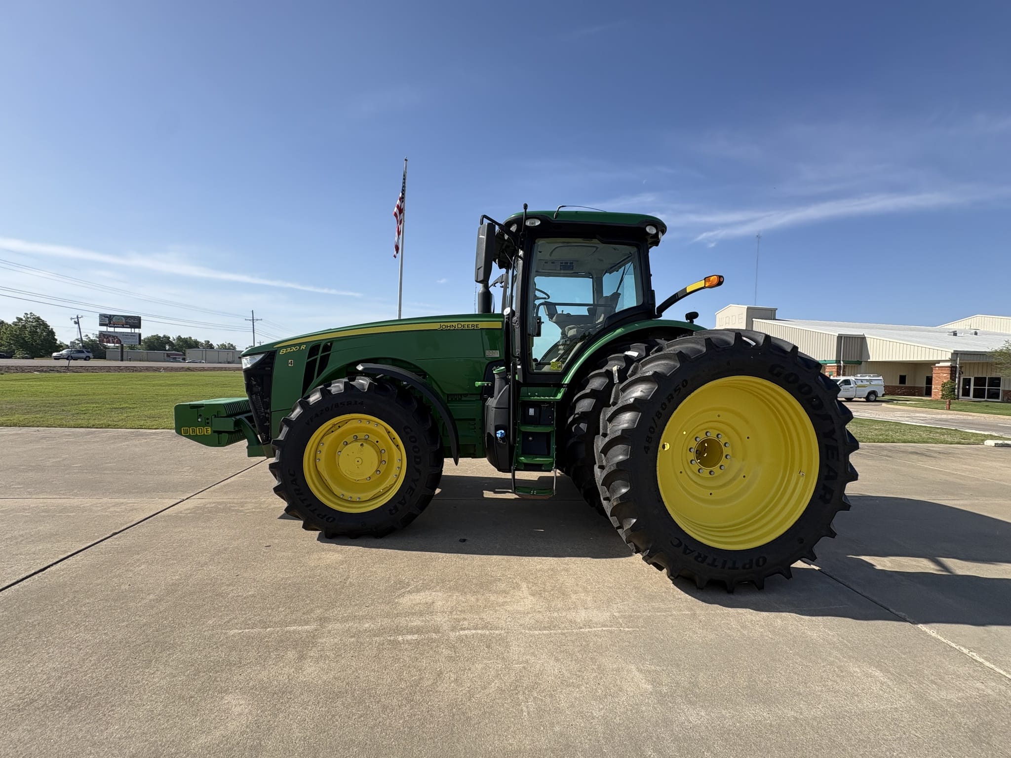 2020 John Deere 8320R Equipment Image0