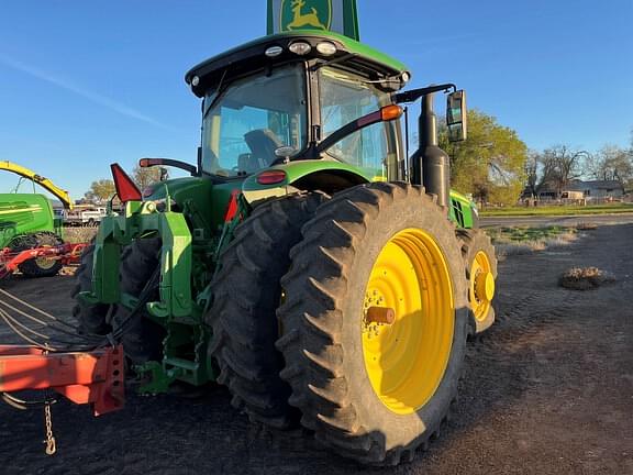 Image of John Deere 8320R equipment image 4
