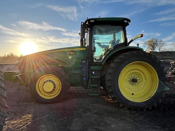 Image of John Deere 8320R equipment image 1