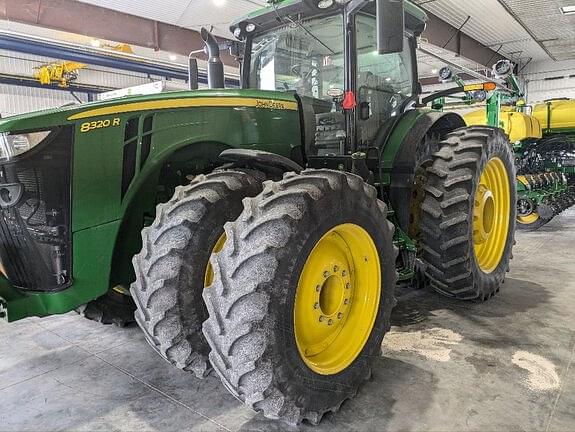Image of John Deere 8320R equipment image 2