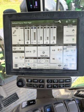 Image of John Deere 8320R equipment image 4