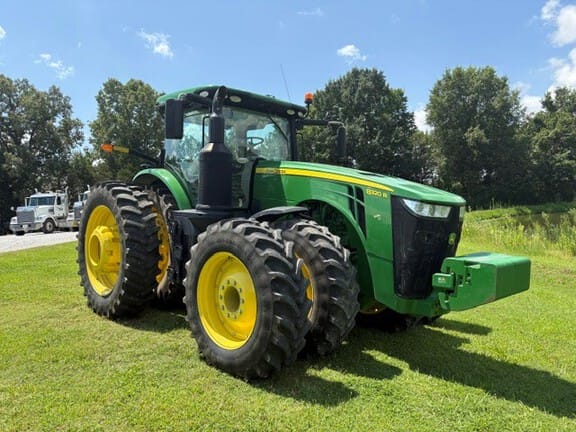 2020 John Deere 8320R Equipment Image0