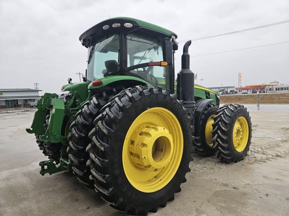 Image of John Deere 8320R equipment image 4