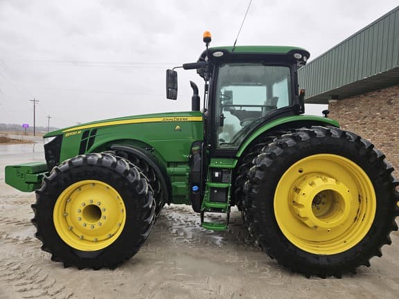 Image of John Deere 8320R equipment image 1