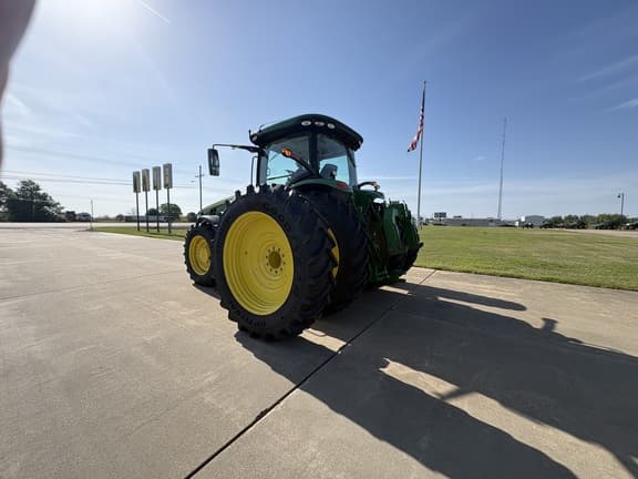 Image of John Deere 8320R equipment image 2