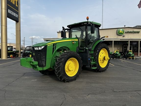2020 John Deere 8320R Equipment Image0