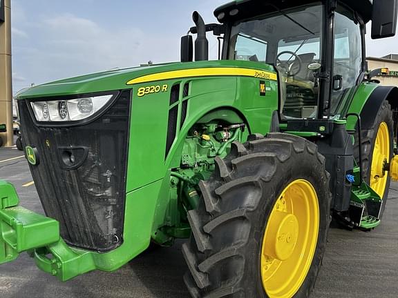 Image of John Deere 8320R equipment image 1