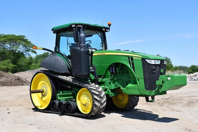 Image of John Deere 8320RT equipment image 2