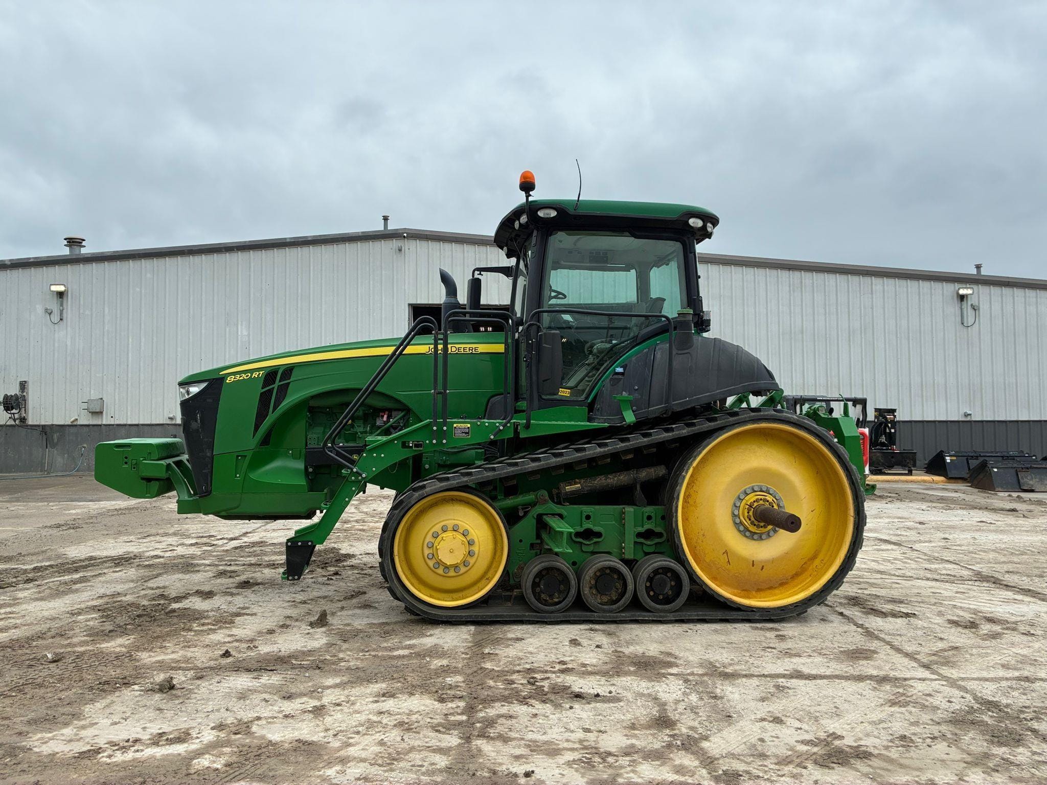 2020 John Deere 8320RT Equipment Image0