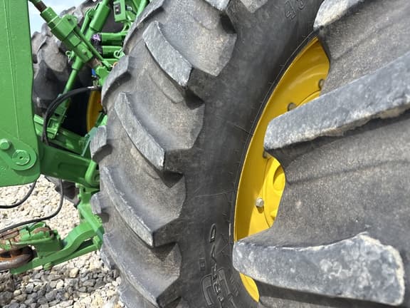 Image of John Deere 8345R equipment image 2