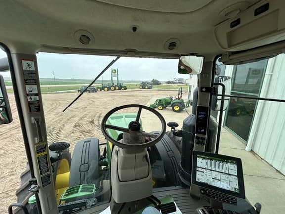 Image of John Deere 8345R equipment image 4