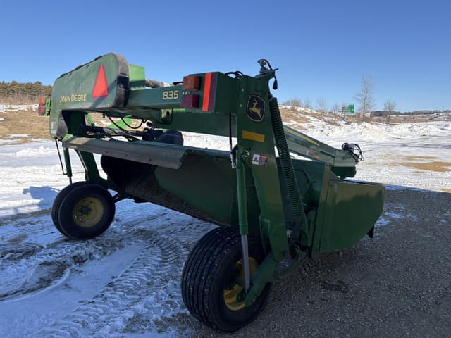 Image of John Deere 835 equipment image 3