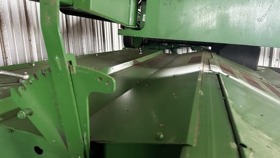 Image of John Deere 835 equipment image 3