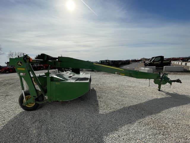 Image of John Deere 835 equipment image 4