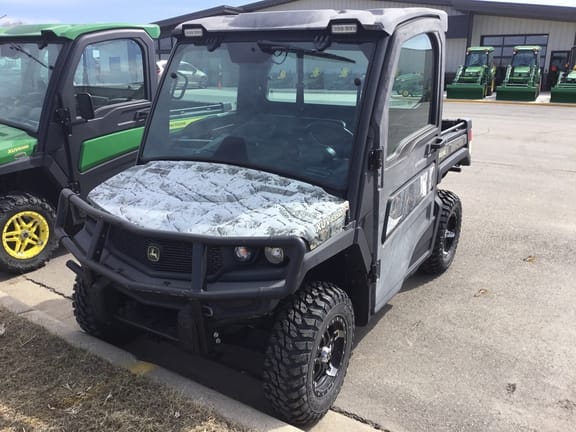 2020 John Deere XUV 835M Equipment Image0