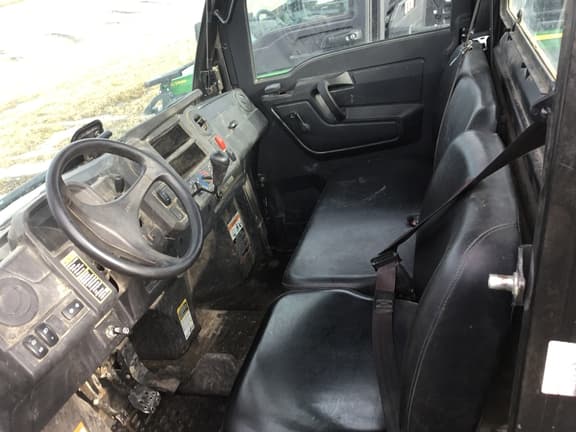 Image of John Deere XUV 835M equipment image 4