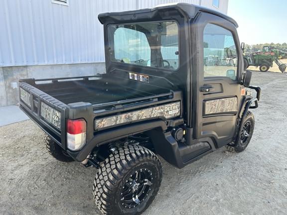 Image of John Deere XUV 835M equipment image 2
