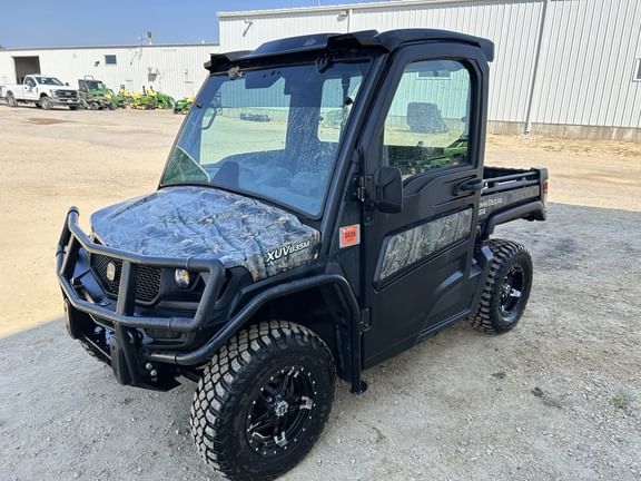 2020 John Deere XUV 835M Equipment Image0