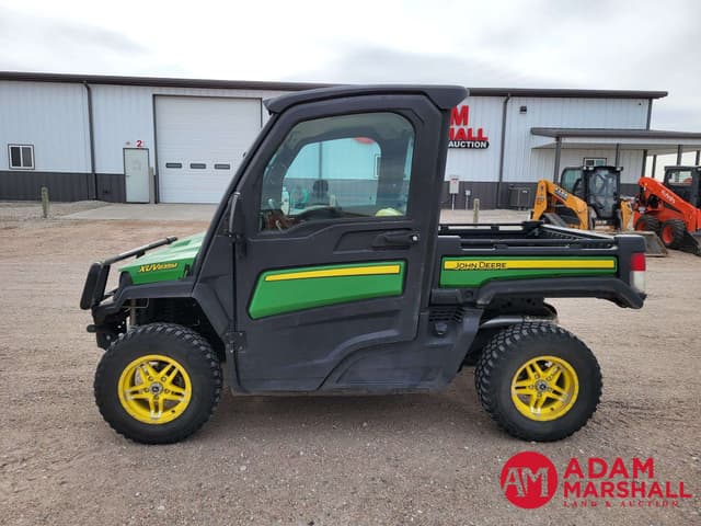 Image of John Deere XUV 835M equipment image 2