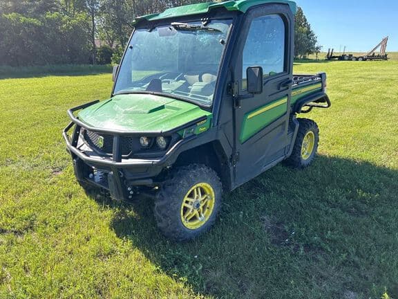 Image of John Deere XUV 835R Primary image