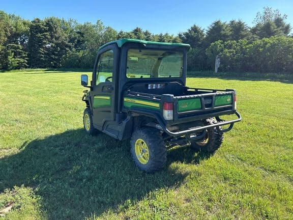Image of John Deere XUV 835R equipment image 2