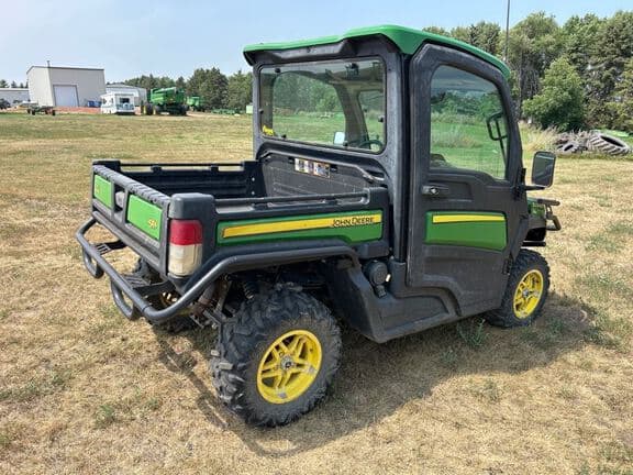 Image of John Deere XUV 835R equipment image 4